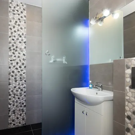 Penthouse Necla - Acco Rent * גדינייה